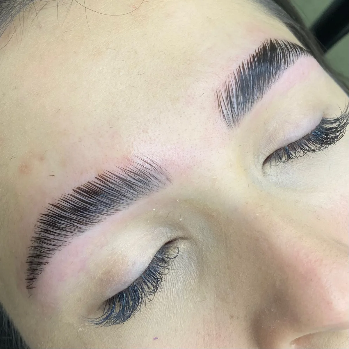 Resultado real de Brow Lamination
